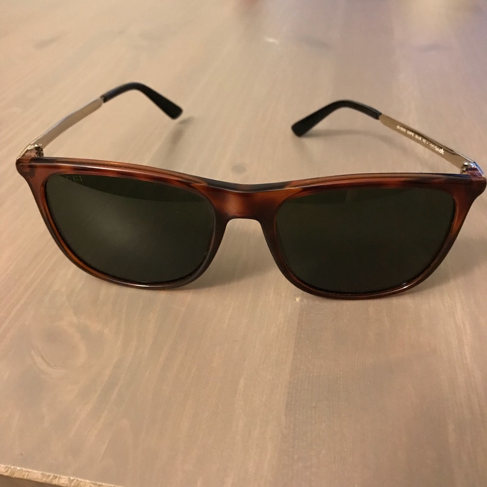 Gucci men’s shades “Havana”. Perfect condition! 👓